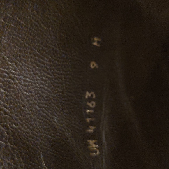 Stuart Weitzman grey suede boot, size 9 - Picture 10 of 10